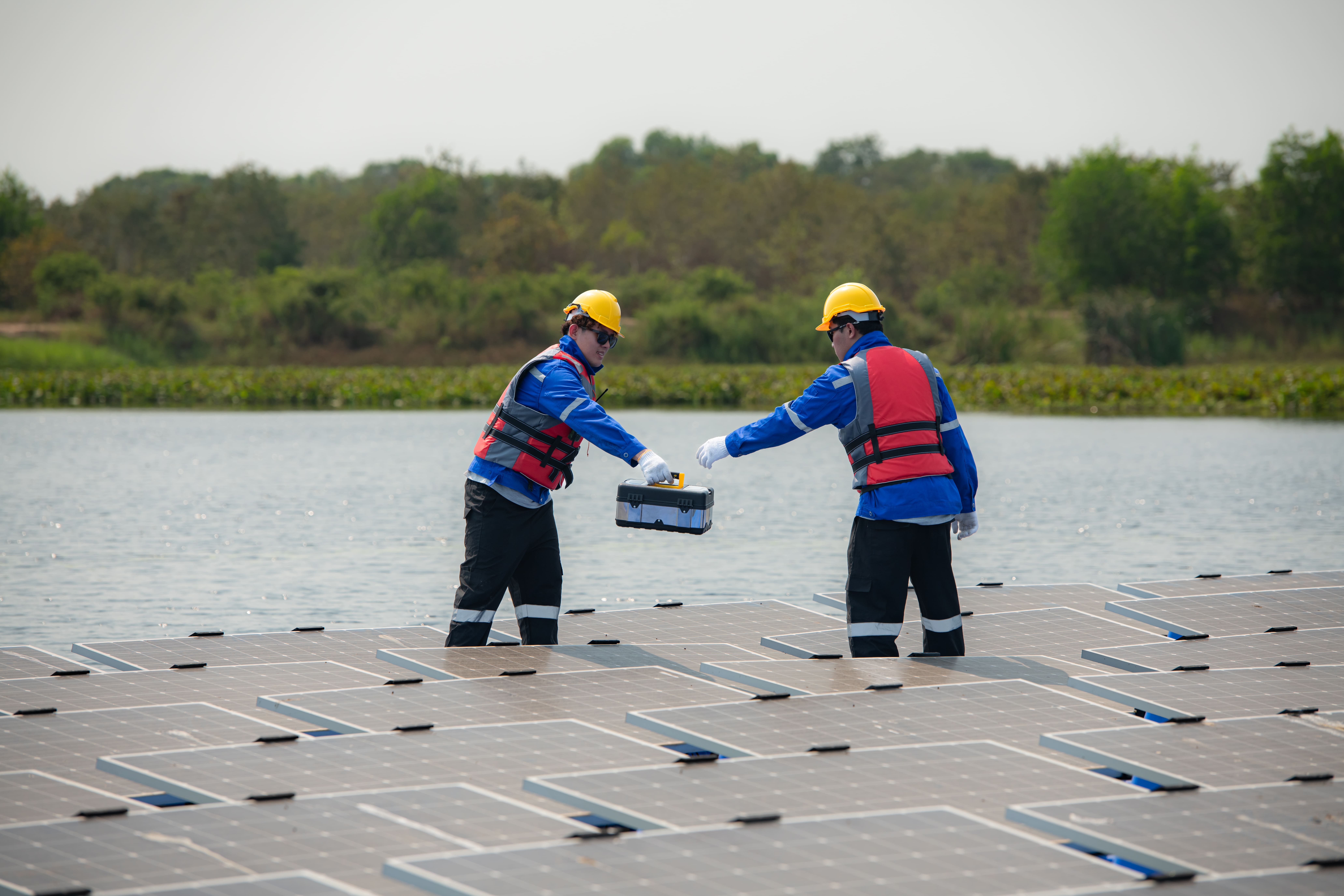 sistemas fotovoltaicos flotantes